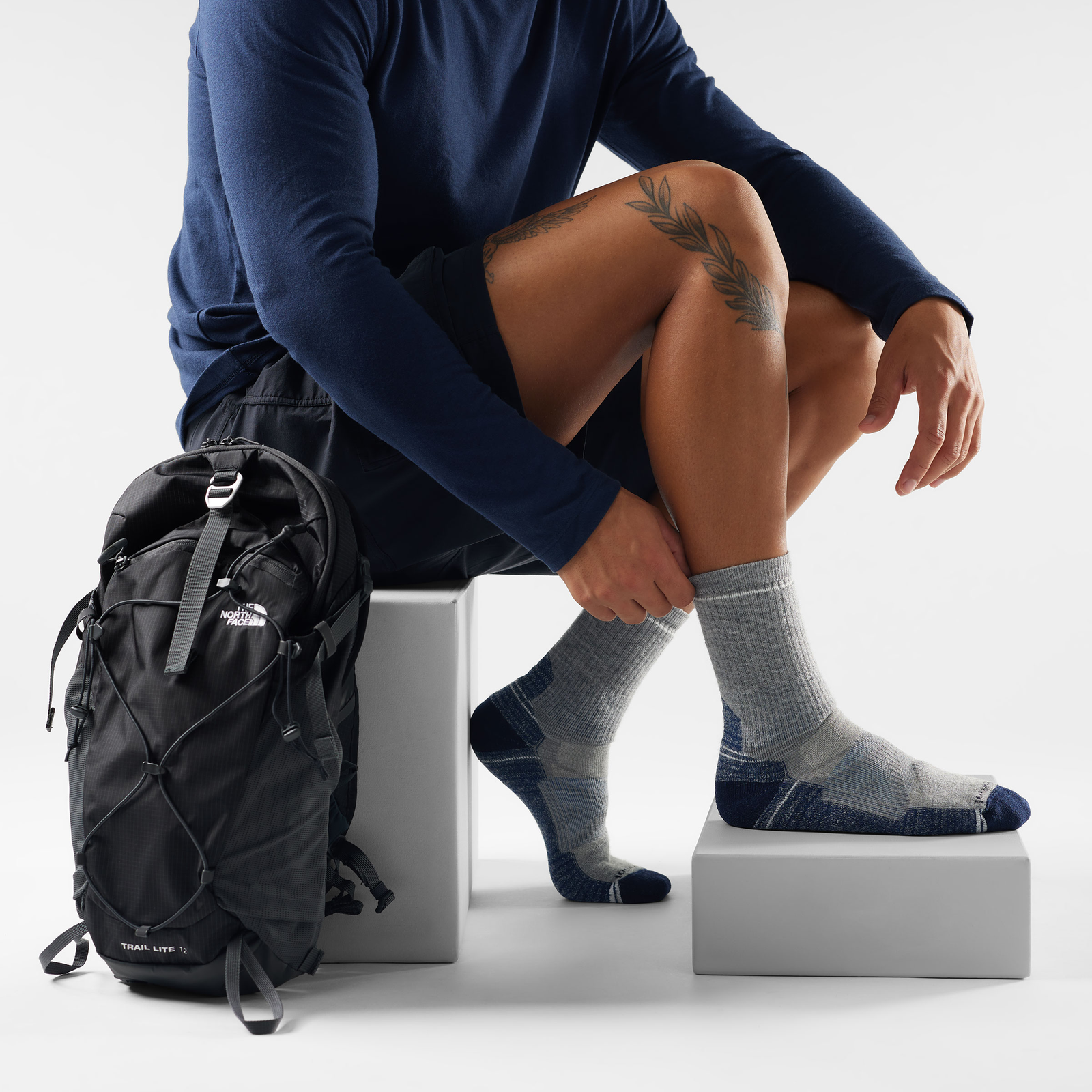 Hike Crew Socks Light Gray - ver - 2
