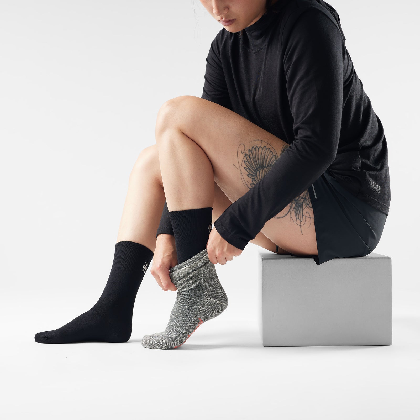Hike Classic Edition Liner Crew Socks Black - ver - 2