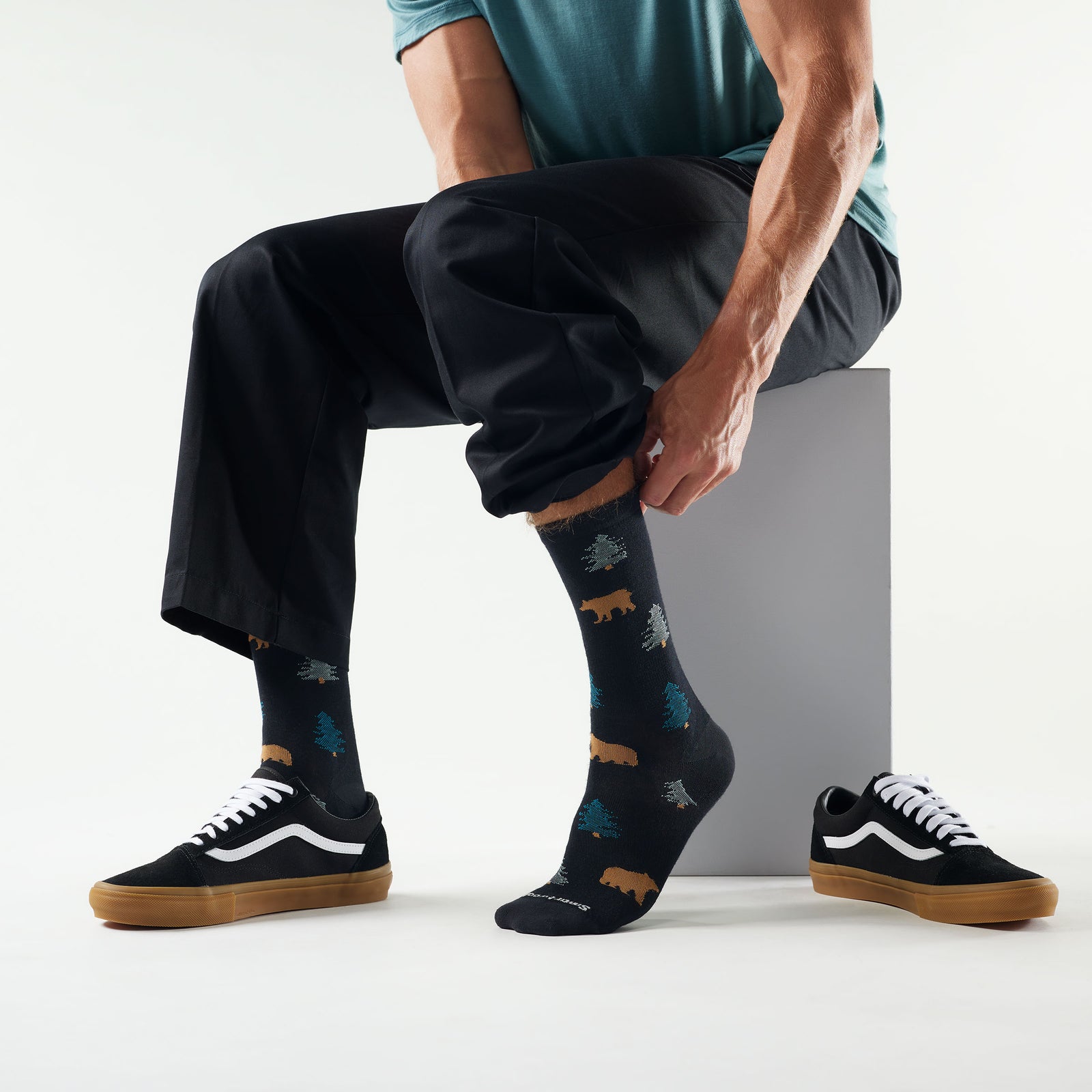 Everyday Through the Trees Crew Socks Black - ver - 2